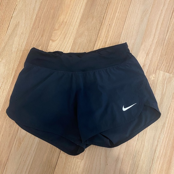 Nike Running Shorts - Picture 1 of 3